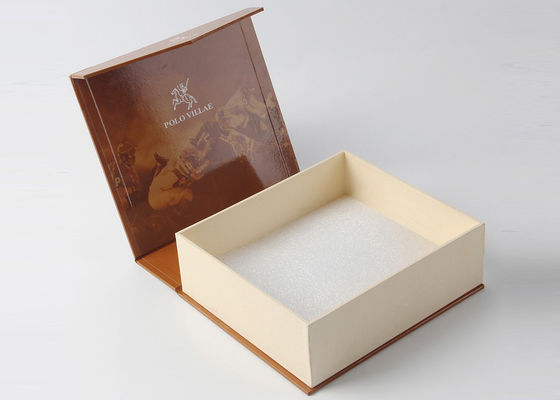 Магнитным напечатанная закрытием упаковывая бумага искусства коробок с слоением Гилттер лоснистым