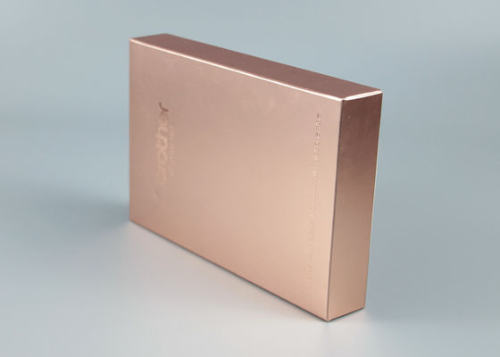 Многоразовой напечатанный равниной упаковывая материал бумаги Крафт коробок с золотом Дебоссинг